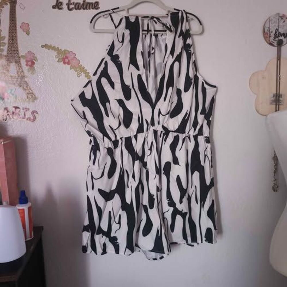 Black and White Patterned Halter Romper 4X
